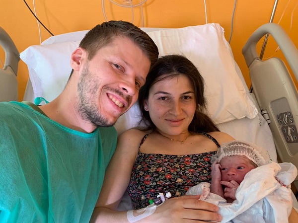 Fuga dall’Ucraina, il figlio nasce al Poma