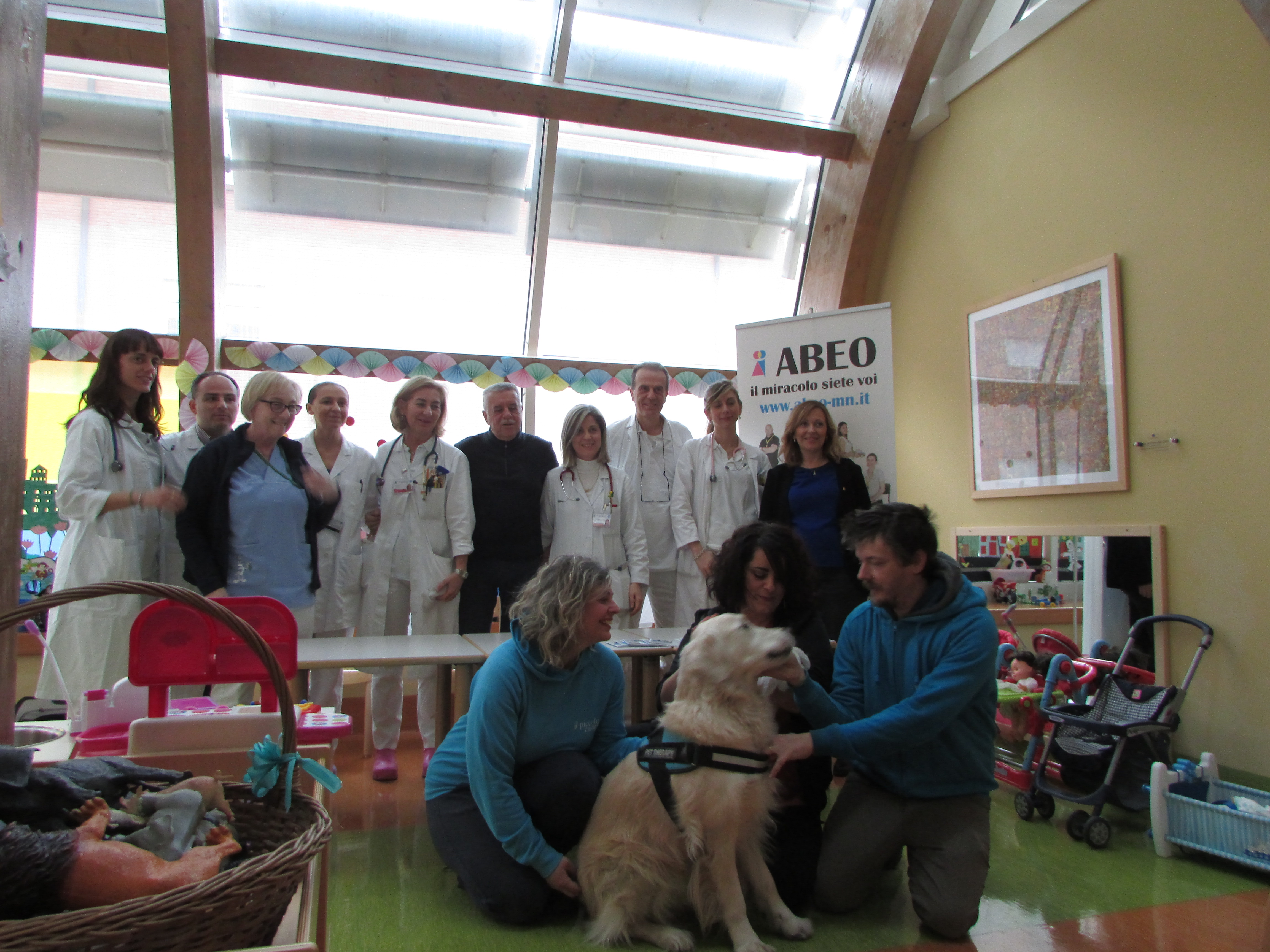 Il progetto 'ABEO cuccioli in corsia' arriva nella Pediatria di Mantova