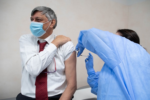 Vaccinazioni anti-Covid per oltre 2.300 operatori