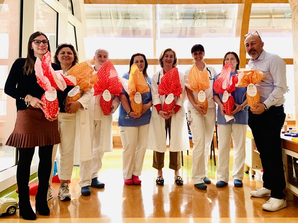 Presezzi Extrusion SpA dona le uova di Pasqua AIL alla Pediatria