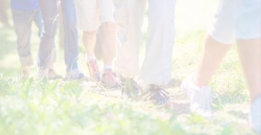 persone che camminano