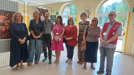 Foto di gruppo all'inaugurazione della mostra
