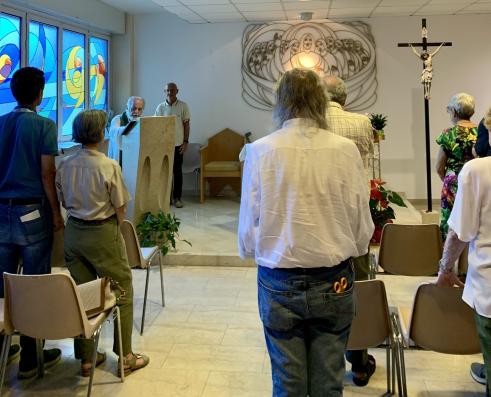 Un momento della messa celebrata nella cappella di San Pio, all'ospedale di Mantova